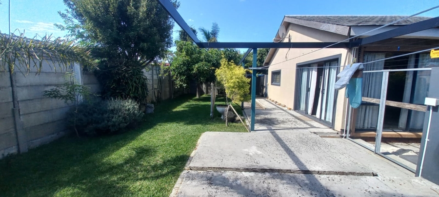 4 Bedroom Property for Sale in Wetton Western Cape